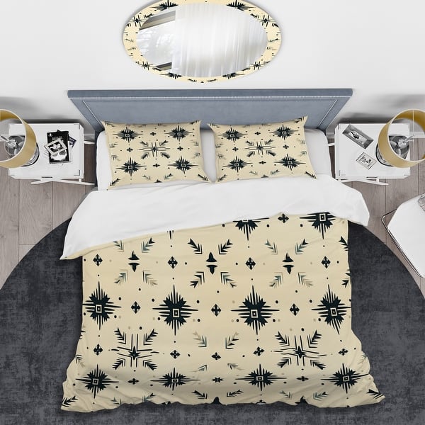 Designart "Neutral Nomad Ii Boho Pattern" Black modern bed cover set